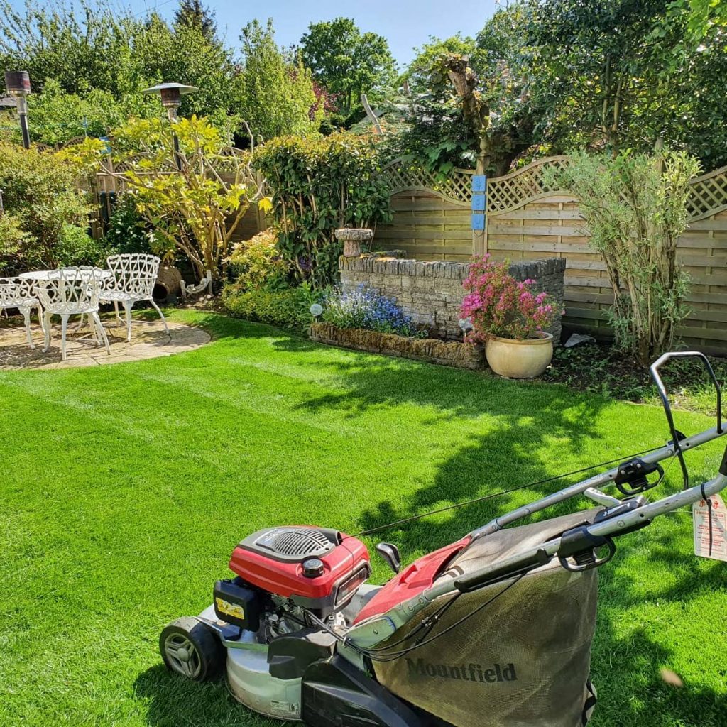 landscaping services picture of a landscape in perth and mowing law